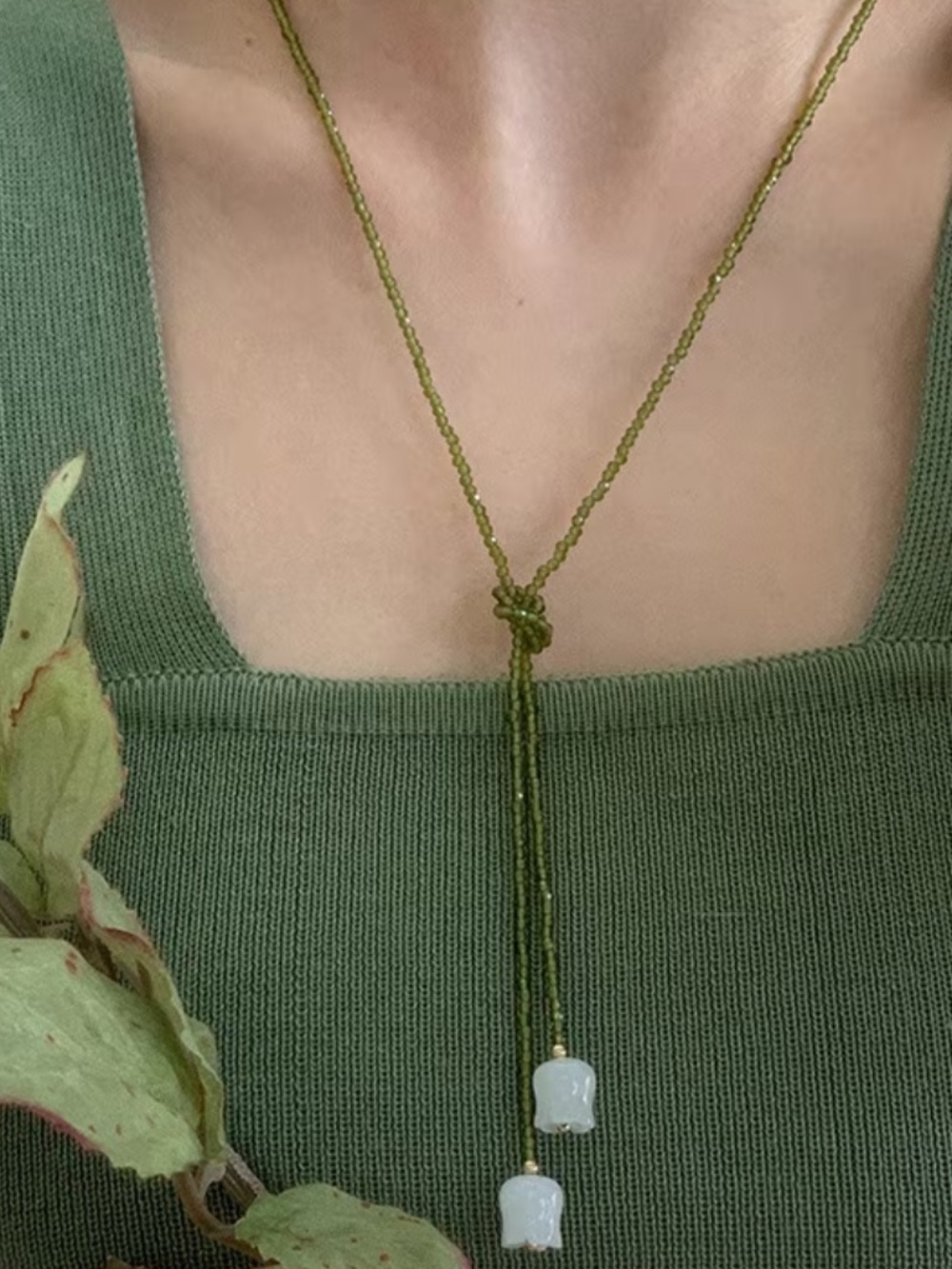 French Style Retro Olive Green Beaded Choker with Lily of the Valley Pendant - Picture 2 of 8